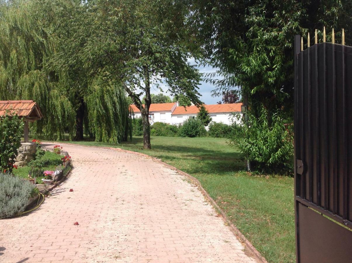 Bienvenue Chez Zina Ξενοδοχείο Vesoul Εξωτερικό φωτογραφία