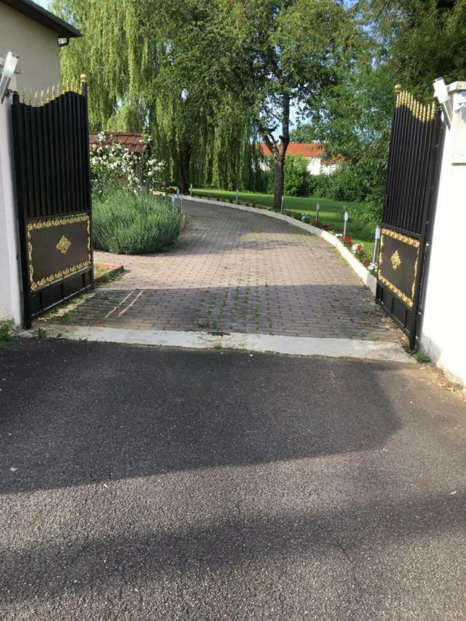 Bienvenue Chez Zina Ξενοδοχείο Vesoul Εξωτερικό φωτογραφία